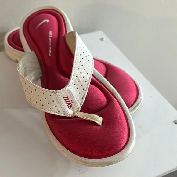 Nike White and Pink Sporty Sandals - Picture 2 of 2